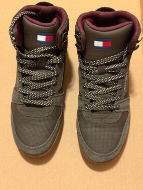 Tommy Hilfiger Men Olive Brown High-Top Sneakers with Flag Accent